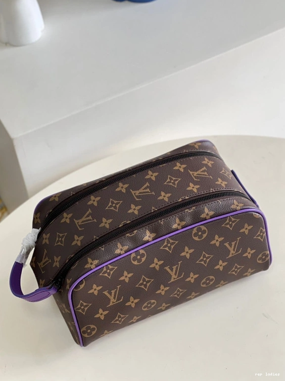 Cheap TOILET LOUIS KIT VUITTON DOPP POUCH 0709